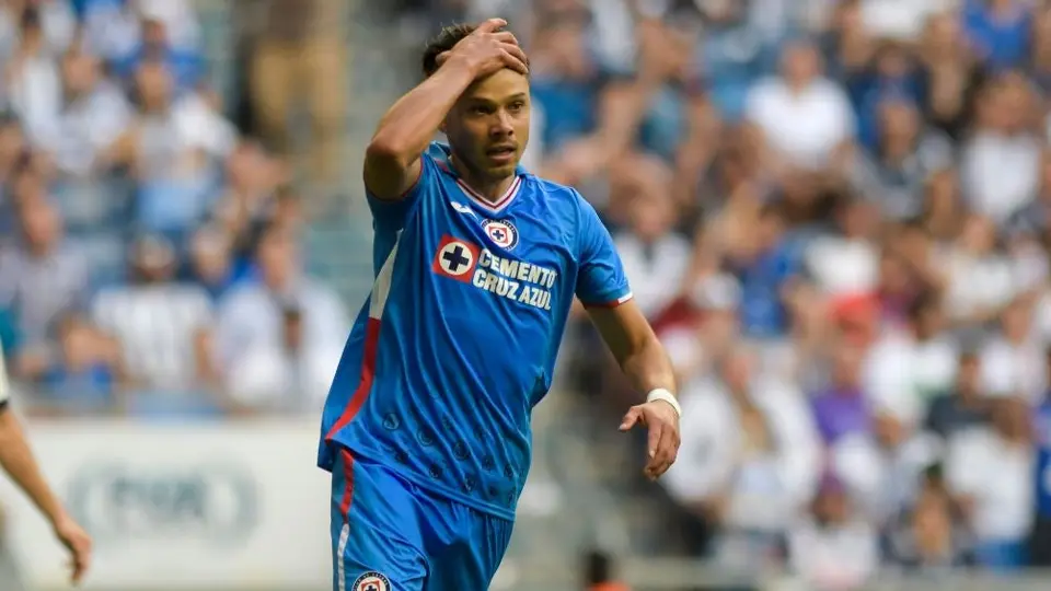 Cruz Azul: Hizo oficial la salida del delantero paraguayo Ángel Romero