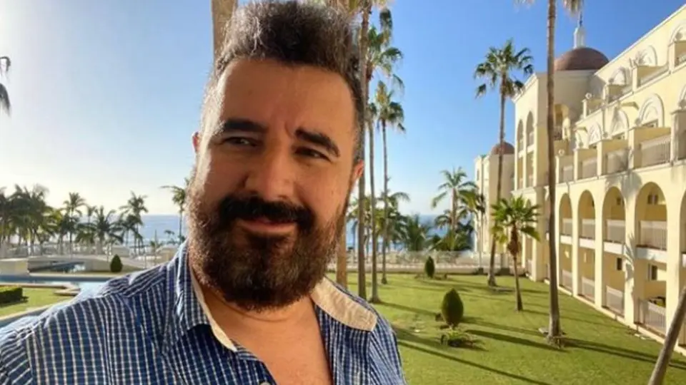 Álvaro Morales lanzó indirecta a Ochoa: ‘Ustari sí bloquea penaltis y no gente en Twitter’