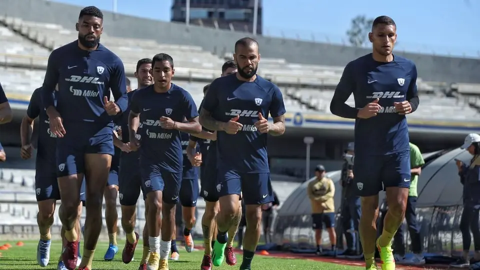 Pumas: Dani Alves tuvo su primera práctica en el Olímpico Universitario