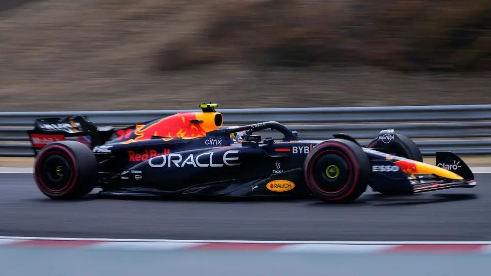 Checo Pérez: Sufrió ataque de estornudos en práctica del GP de Hungría