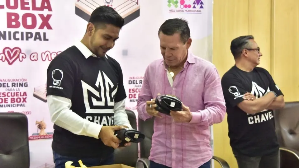 Julio César Chávez: Inauguró un ring en el Palacio Municipal de Ciudad Nezahualcóyotl