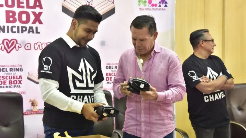 Julio César Chávez: Inauguró un ring en el Palacio Municipal de Ciudad Nezahualcóyotl