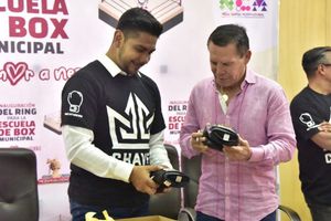 Julio César Chávez: Inauguró un ring en el Palacio Municipal de Ciudad Nezahualcóyotl