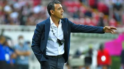 Chivas: Ricardo Cadena realizó varios cambios para duelo vs Santos