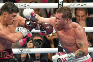 Canelo Álvarez: Buscará la revancha ante Bivol; Eddie Hearn confirmó negociaciones