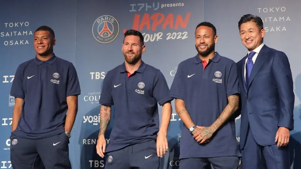 Messi, Neymar y Mbappé se reunieron con el futbolista más longevo del mundo en Japón