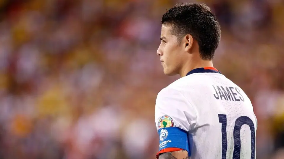 James Rodríguez se ofrece al Valencia: 'Si quieren a alguien que ponga pases a Cavani, aquí estoy'