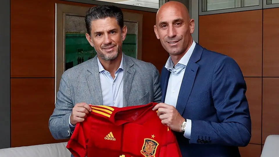 Luis Rubiales recibió a Alejandro Irarragorri como el nuevo presidente del Real Sporting de Gijón