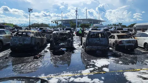 NFL: Autos se incendiaron en el Hard Rock Stadium por una parrilla encendida