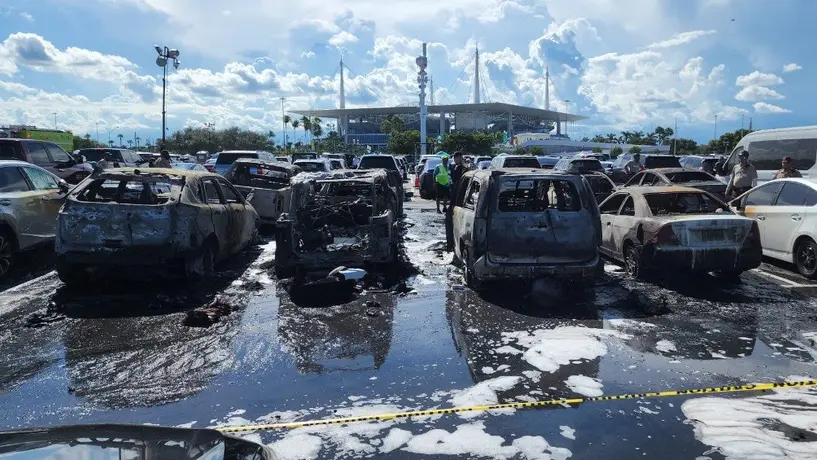 NFL: Autos se incendiaron en el Hard Rock Stadium por una parrilla encendida