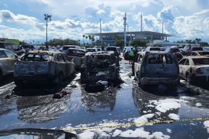 NFL: Autos se incendiaron en el Hard Rock Stadium por una parrilla encendida