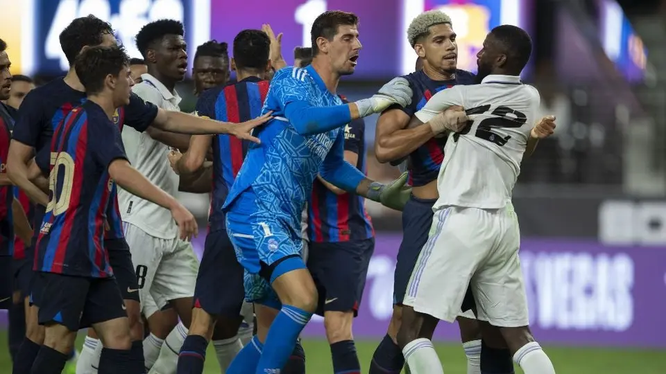 VIDEO: La jugada de Ronald Araujo contra Rudiger que provocó la ovación del público
