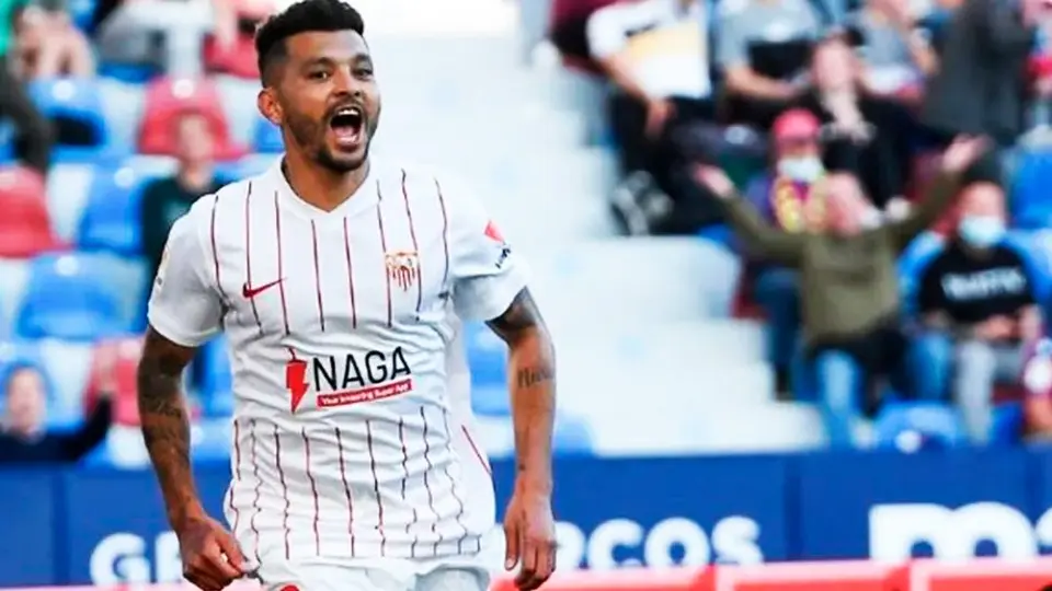Tecatito Corona recibió mensajes de apoyo tras rotura del peroné