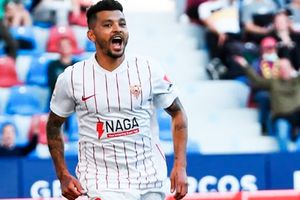 Tecatito Corona recibió mensajes de apoyo tras rotura del peroné