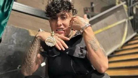 TUDN reclutó al rapero Alemán; anuncian próxima canción para el Mundial