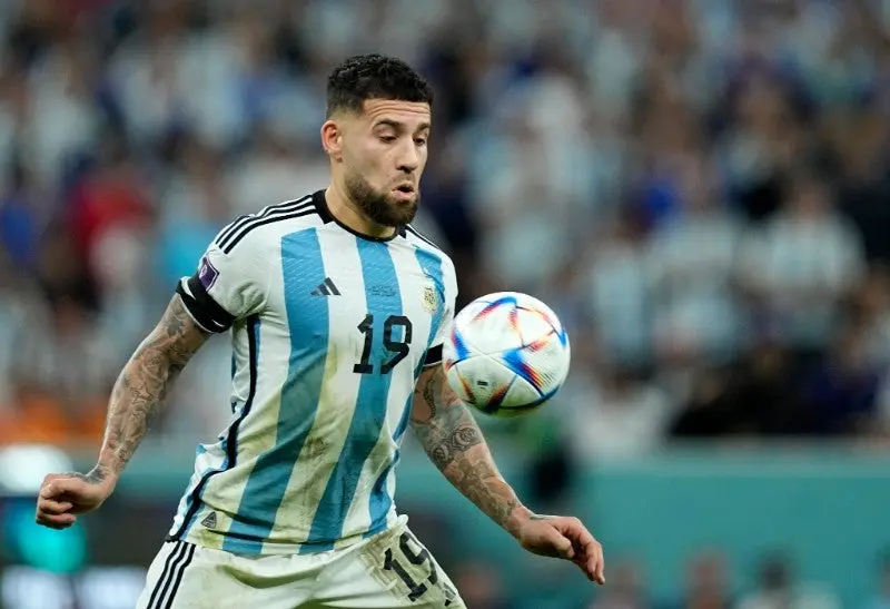 Nicolás Otamendi con Argentina l AP