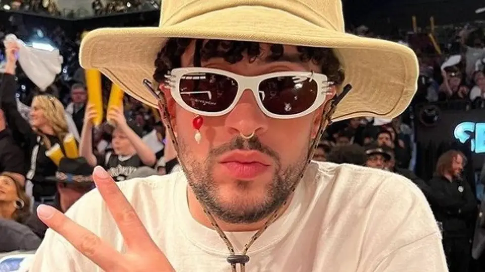 Bad Bunny se negó a intercambiar lentes con fan y lo tundieron en redes sociales