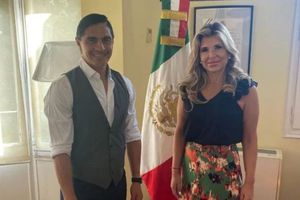 Paco Palencia: Realizó visita al Consulado de México en Barcelona