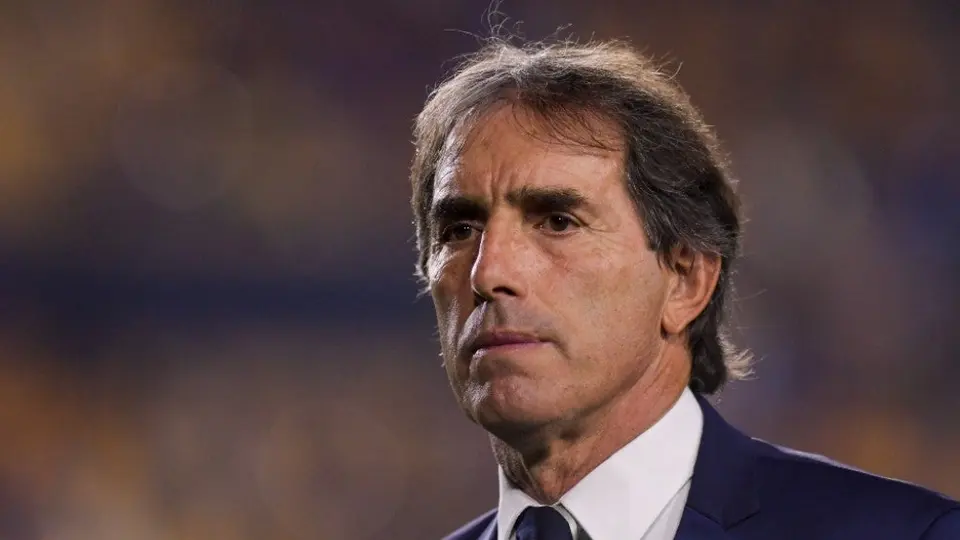 Guillermo Almada: Mostró su deseo de dirigir a Uruguay; niega contacto con México y Ecuador