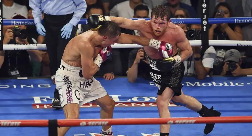 Leonardo Riaño: 'Canelo y su equipo esperaron a que Golovkin cumpliera 40 años'