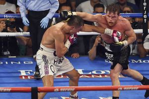 Leonardo Riaño: 'Canelo y su equipo esperaron a que Golovkin cumpliera 40 años'