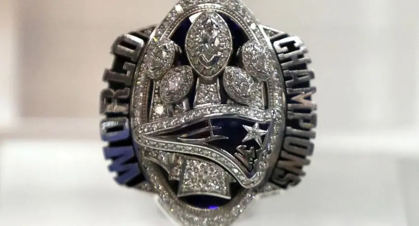 NFL: Sentenciaron a defraudador a tres años de prisión por vender y comprar anillos del Super Bowl