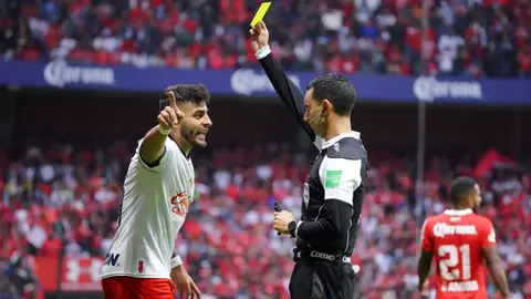 Árbitros del Toluca vs Chivas no tienen castigo y son programados para J13