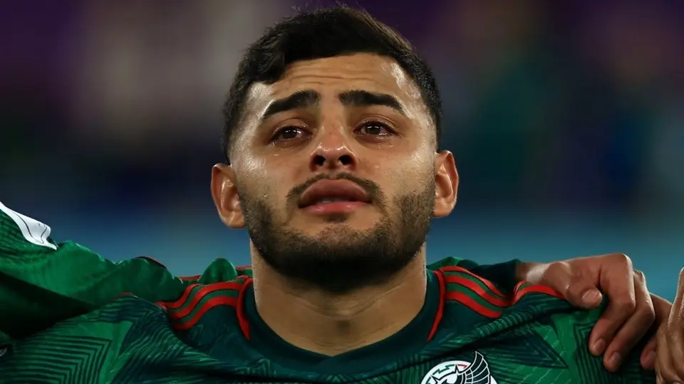 México vs Polonia: Alexis Vega rompe en llanto durante el Himno Nacional