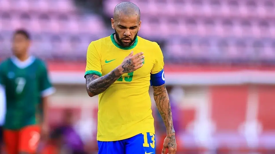 Dani Alves: ‘Quiero ir a algún lugar donde pueda ganar’