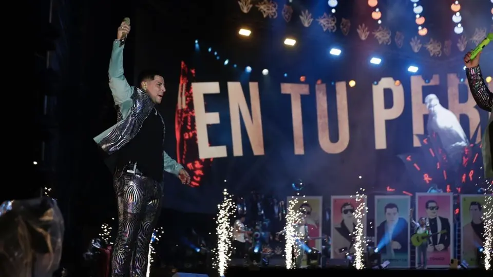 Concierto de Grupo Firme desata burlas en Redes Sociales