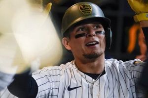 Luis Urías: Mexicano produjo dos carreras en remontada de Brewers ante Rockies