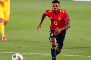 Ansu Fati chocó contra un motociclista a días del Mundial de Qatar 2022
