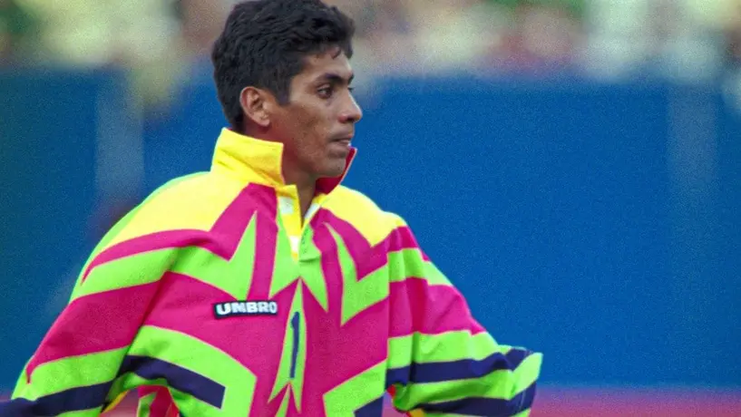 Jorge Campos fue homenajeado por L'Equipe: 'El portero de las camisetas fantásticas'