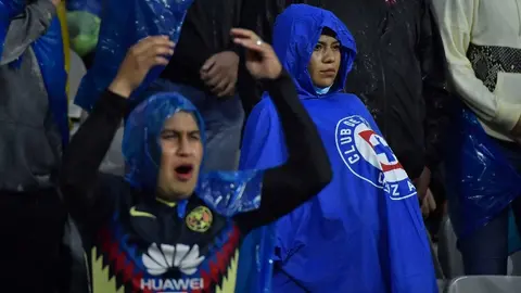 Cruz Azul: Aficionado vivió un momento frustrante en el Azteca durante la goleada de América