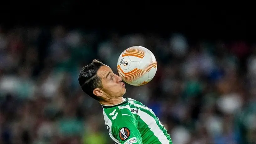 Mourinho tras buscar a Andrés Guardado: ‘¿Me puedes regalar tu camiseta?'