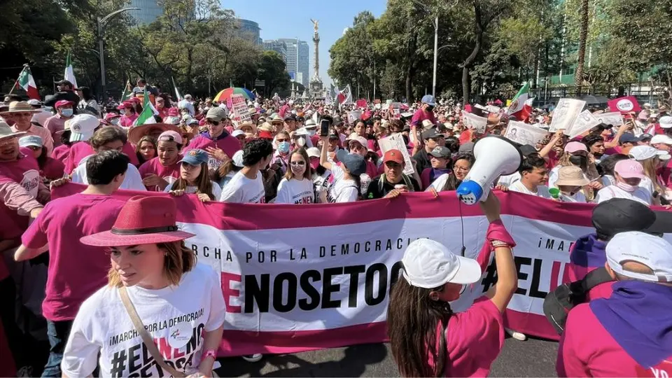 Saldo blanco en la Marcha en favor del INE que convocó a 11 mil personas