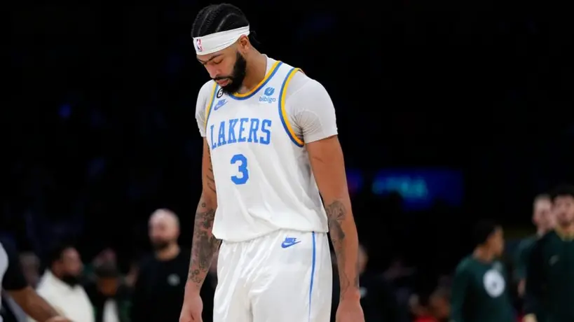 NBA: Davis fuera con los Lakers por tiempo indefinido por lesión