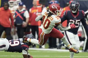 NFL: Kansas apenas pudo vencer a los Texans en tiempos extras