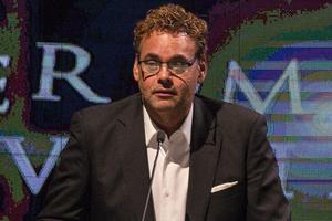 David Faitelson ironizó sobre la multipropiedad de Salinas Pliego y terminó trolleado