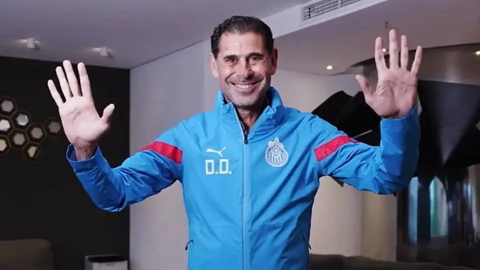 Chivas: Fernando Hierro 'se va' del Rebaño por compromisos televisivos