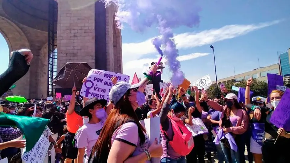 CDMX: Mujeres SOS *765; línea de emergencia para erradicar feminicidios