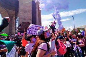 CDMX: Mujeres SOS *765; línea de emergencia para erradicar feminicidios