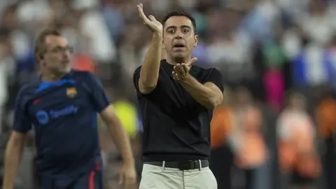 Barcelona: Xavi Hernández, satisfecho con la competencia que crea la llegada de Koundé