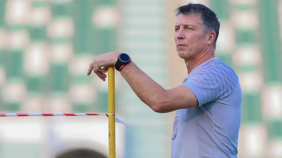 Robert Dante Siboldi fue renovado con el Al-Ahli, equipo con el que descendió