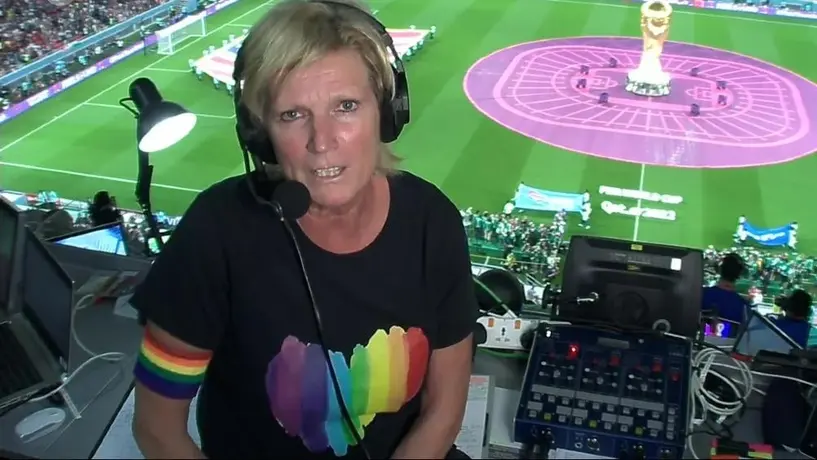 Qatar 2022: Comentarista alemana portó colores de la bandera LGBT en el EUA VS Gales