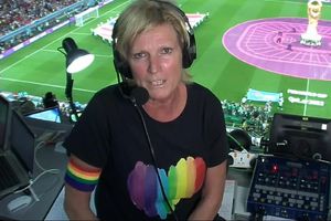 Qatar 2022: Comentarista alemana portó colores de la bandera LGBT en el EUA VS Gales