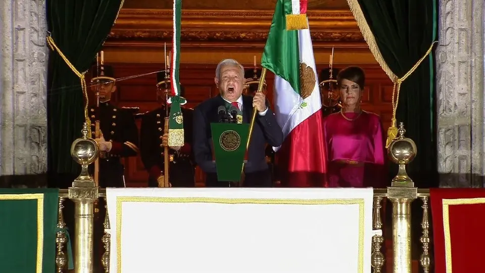 AMLO: Dio el Grito de la Independencia ante un Zócalo Capitalino lleno
