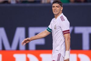 Raúl Jiménez: Pidió roja directa a Carlos Salcedo tras brutal entrada en la MLS
