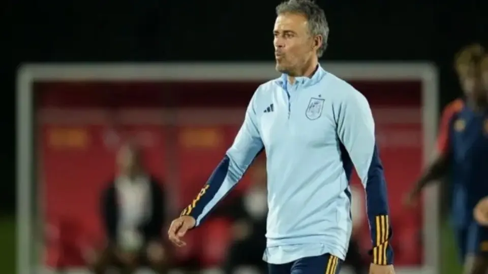 Qatar 2022: Luis Enrique prepara el juego ante Marruecos mediante Walkie-talkies