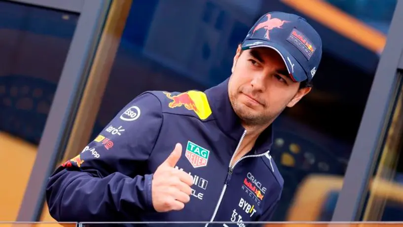 Ciclista recreó monoplaza de Checo Pérez para su perro; fue captado en paseo dominical